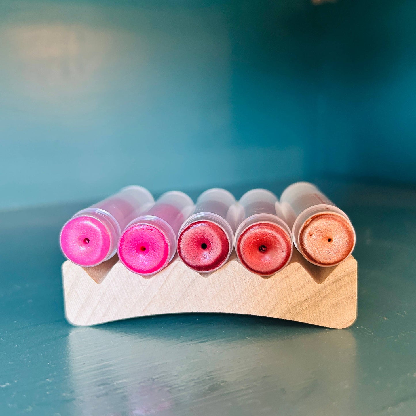 NO-MELT LIP TINT  tinted lip balms with display