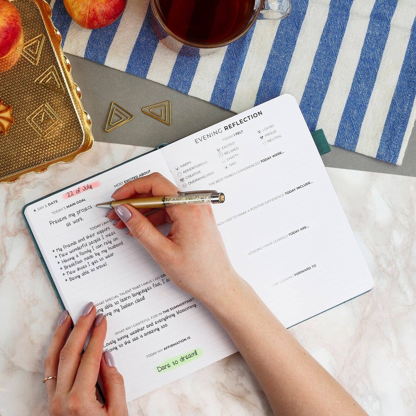 Gratitude Journal - Manifest Your Dreams Into Reality
