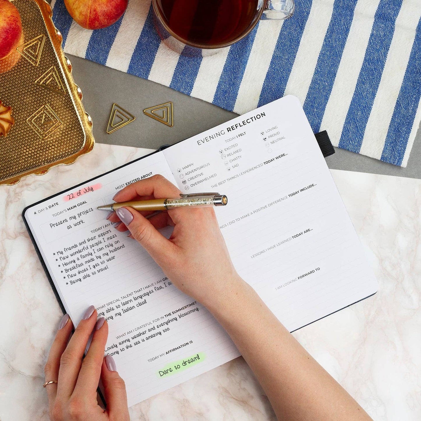 Gratitude Journal - Manifest Your Dreams Into Reality