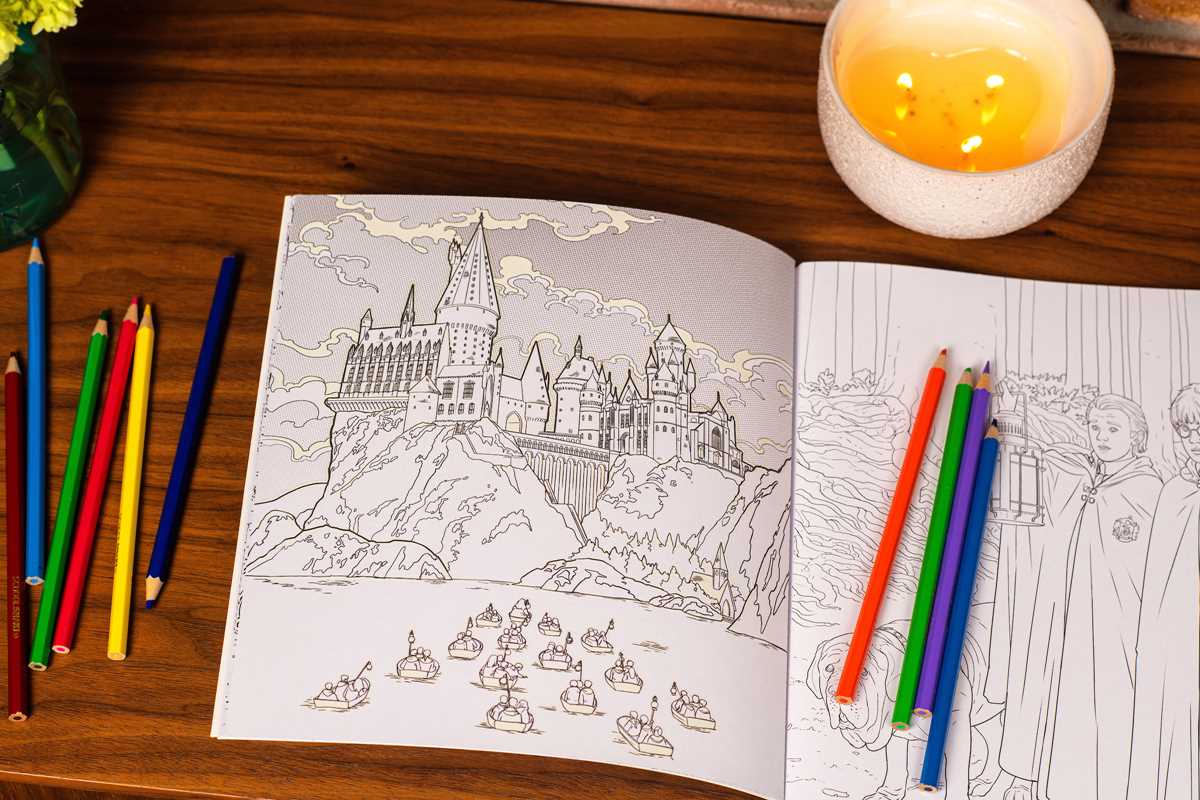 Harry Potter Glow in the Dark Coloring Book