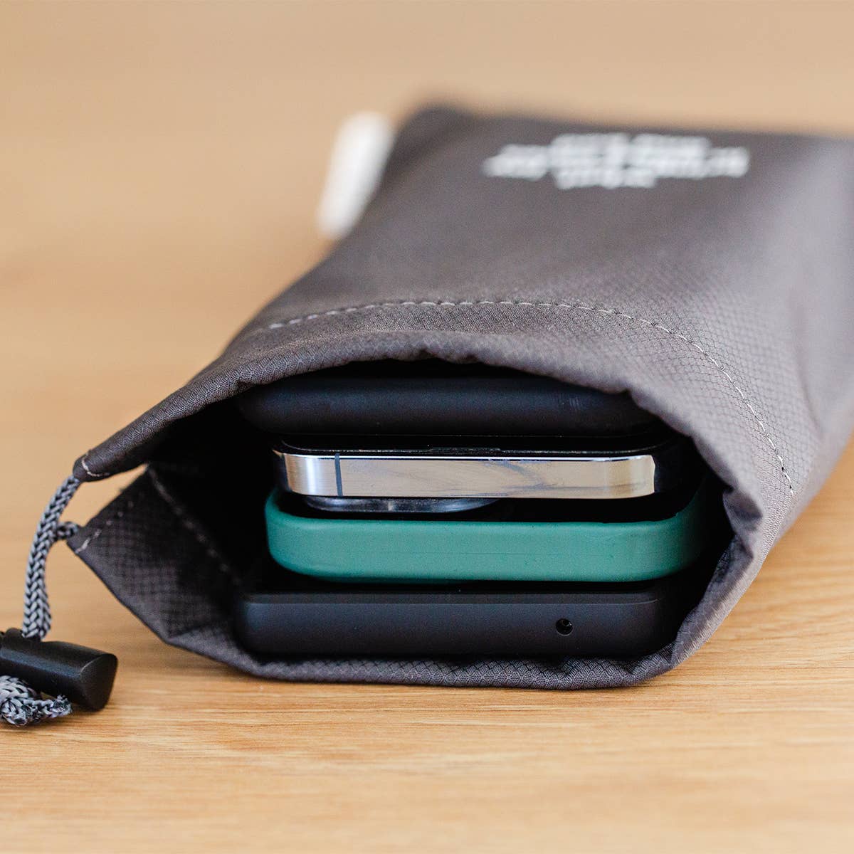 TableTopics - TableTopics Phone Away Bag - Time